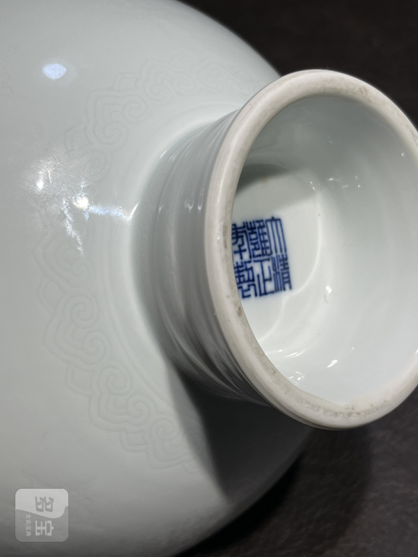清雍正 白釉暗刻八宝纹高足碗一对 - 图24